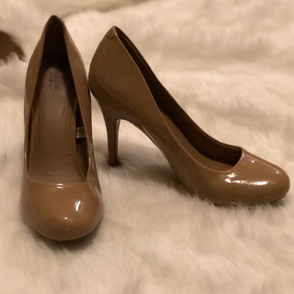 Nude heels